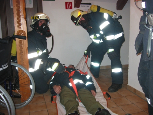 Atemschutzübung im Haus der Senioren